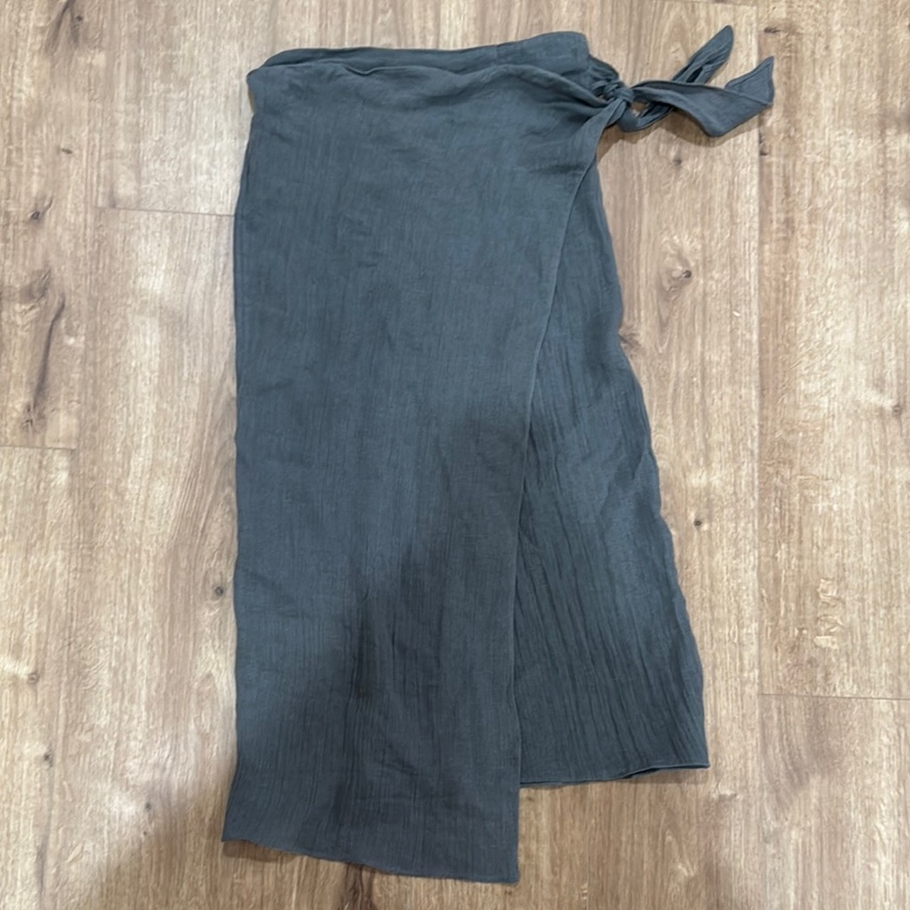 Zara Gray Midi Wrap Skirt with Tie Front and Slit for Casual Wear